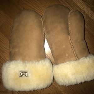 New UGG mittens